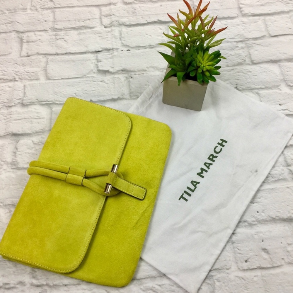 🌿 •| Tila March Suede Romy Clutch